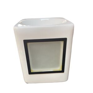 Brand new sleek white Scentsy warmer